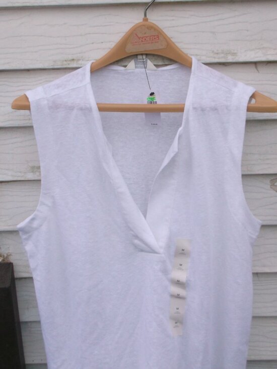 Banana Republic Tops - Banana Republic Linen‑Blend Split Neck Sleeveless Top – White – Size M - NWT
